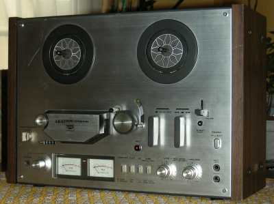 AKAI 4000D